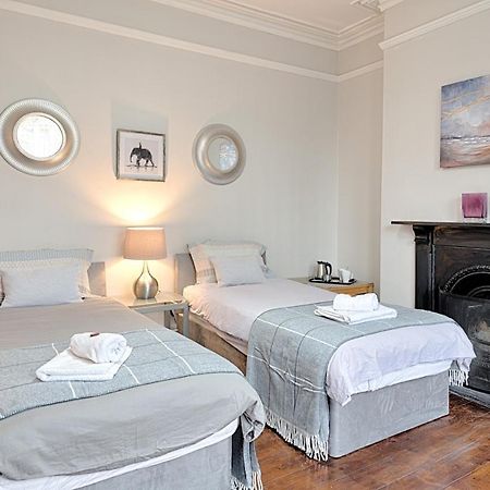 Willows-Cardiff Guest House エクステリア 写真